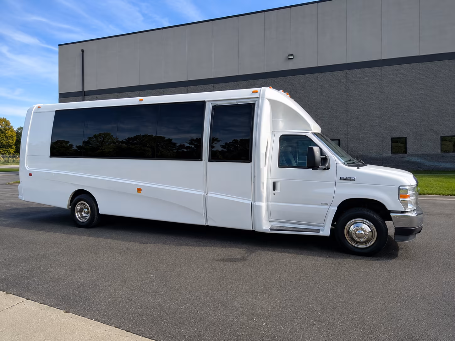 bus rentals for bands performers and production groups in hialeah