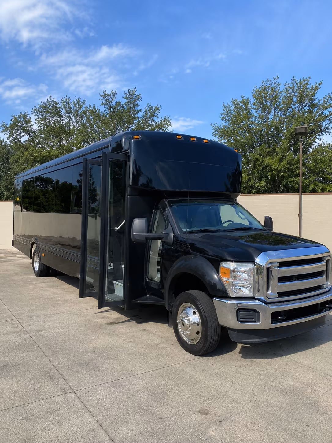 hialeah 20 passenger party bus